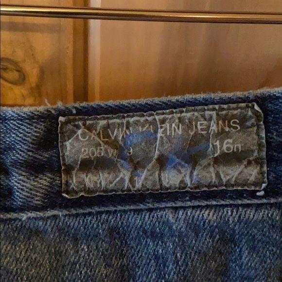 *free with purchase* Vintage Calvin Klein capris jeans - Picture 4 of 7